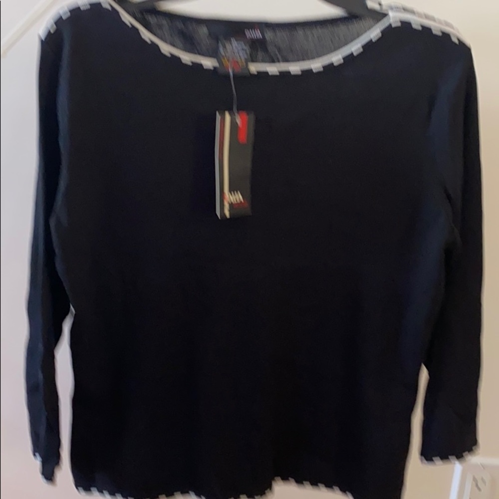 Black&white sweater. Tag on. Good quality